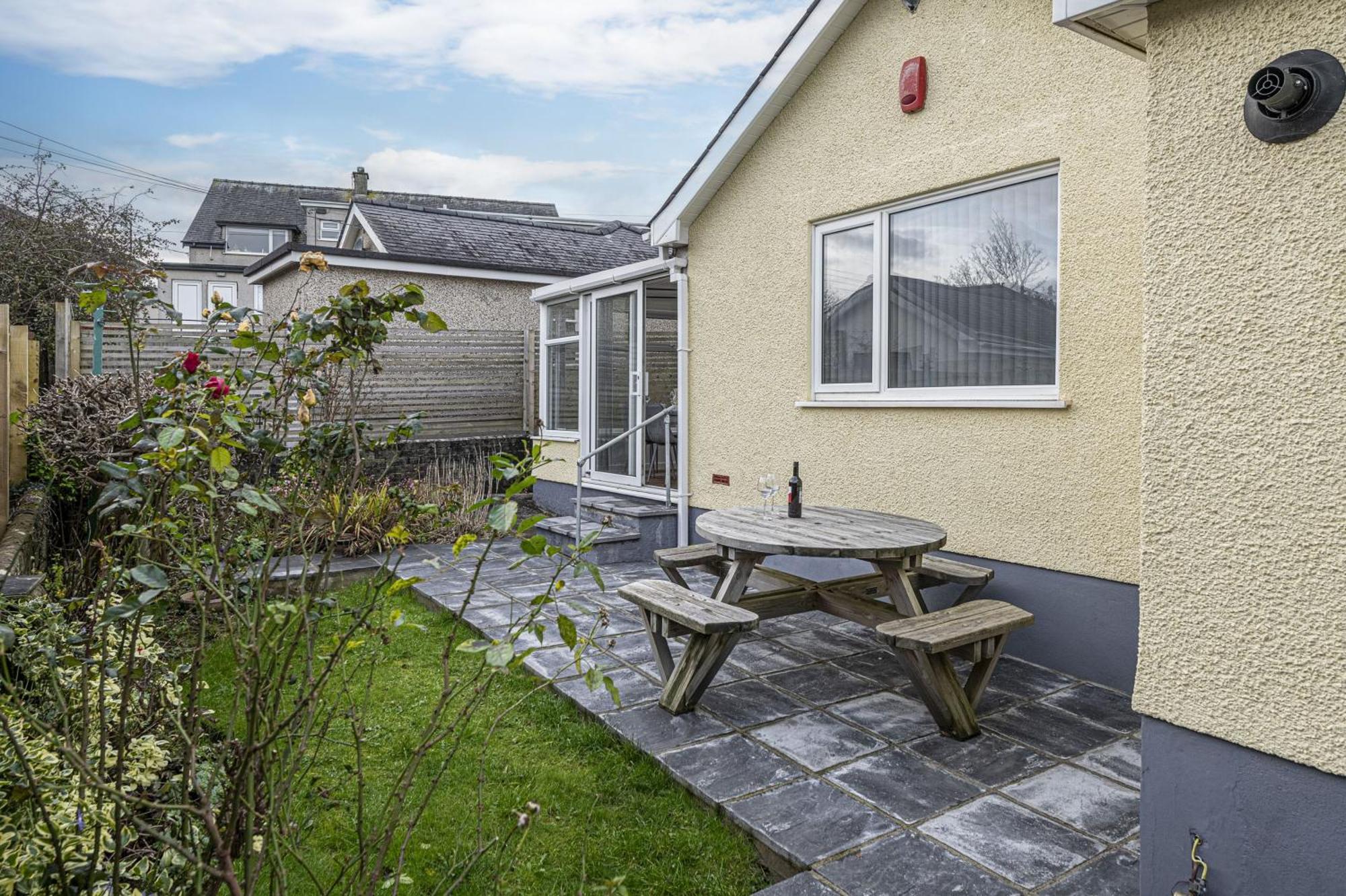 Cenarth Villa Benllech Exterior photo